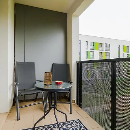 Family Zoliborz By Renters Apartman Varsó