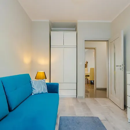 Family Zoliborz By Renters Apartman